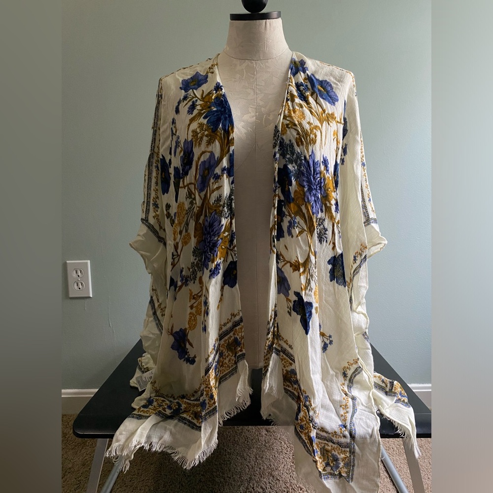 American Eagle Outfitters Blue, White, and Gold Floral Cardigan/Sweater - O/S